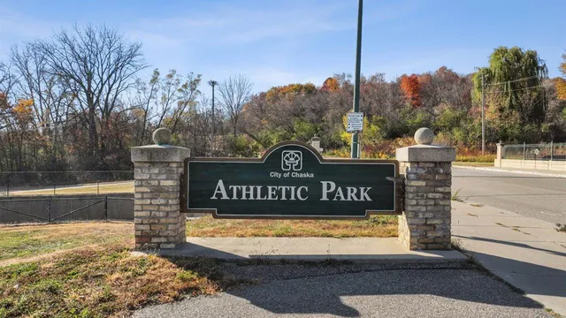 $665,000 | 1733 Oak Creek Pass, Chaska, MN 55318