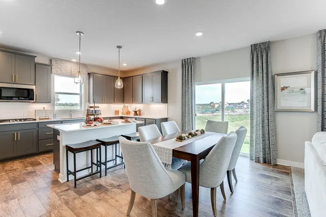 $698,205 | 1733 Oak Creek Pass, Chaska, MN 55318