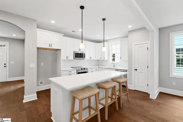 $397,000 | 711 North Main Street, Greer, SC 29651