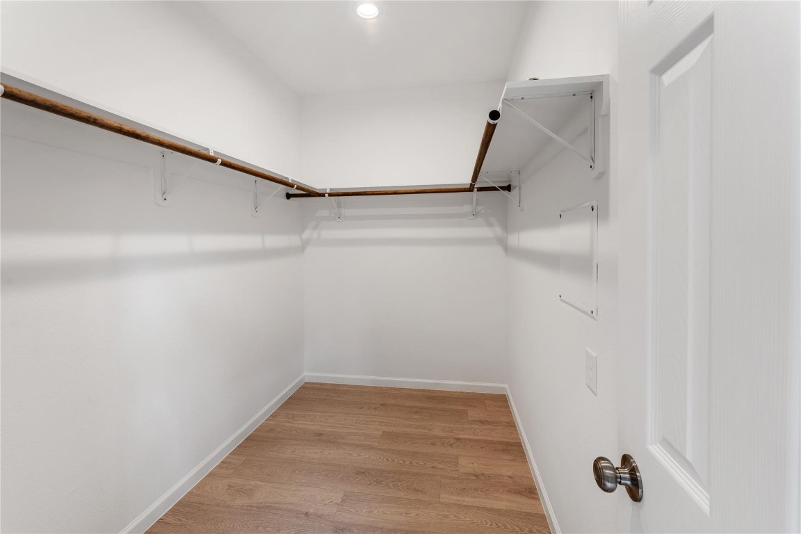 4902 Rue Street, Unit B Houston, TX 77033 - Photo 17 of 24 a view of small space