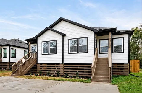 $1,625 | 4902 Rue Street, Unit B, Houston, TX 77033