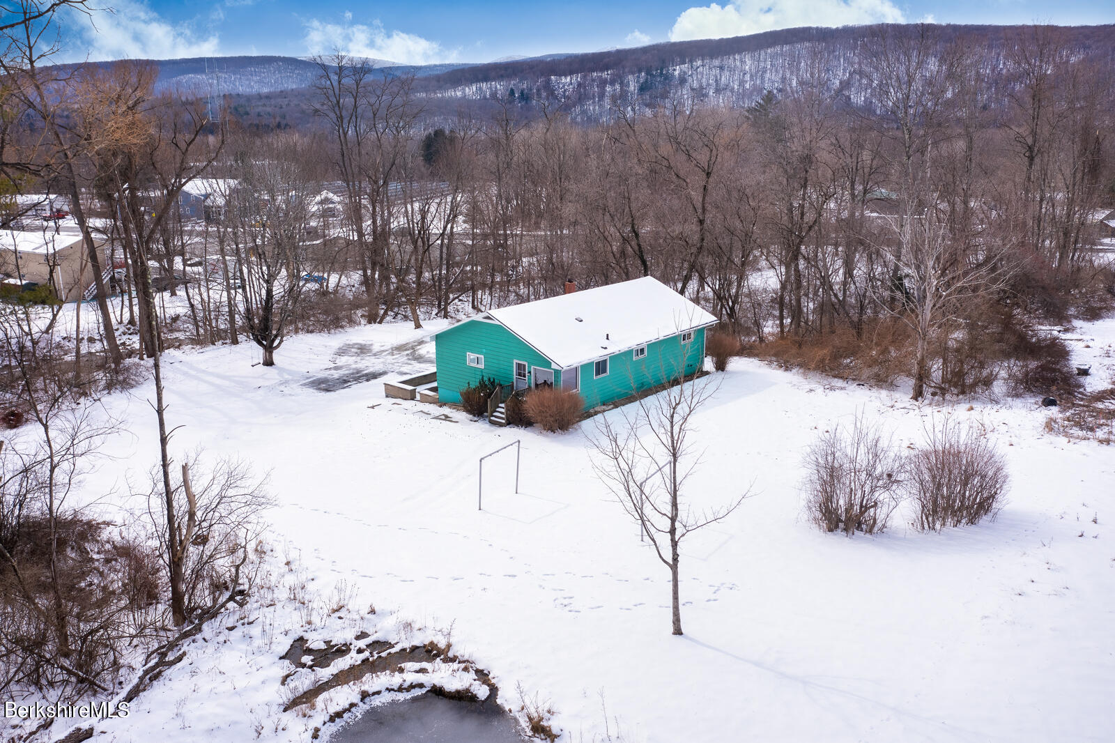 882 Simonds Road Williamstown, MA 01267 - Photo 3 of 18 4-882-Simonds