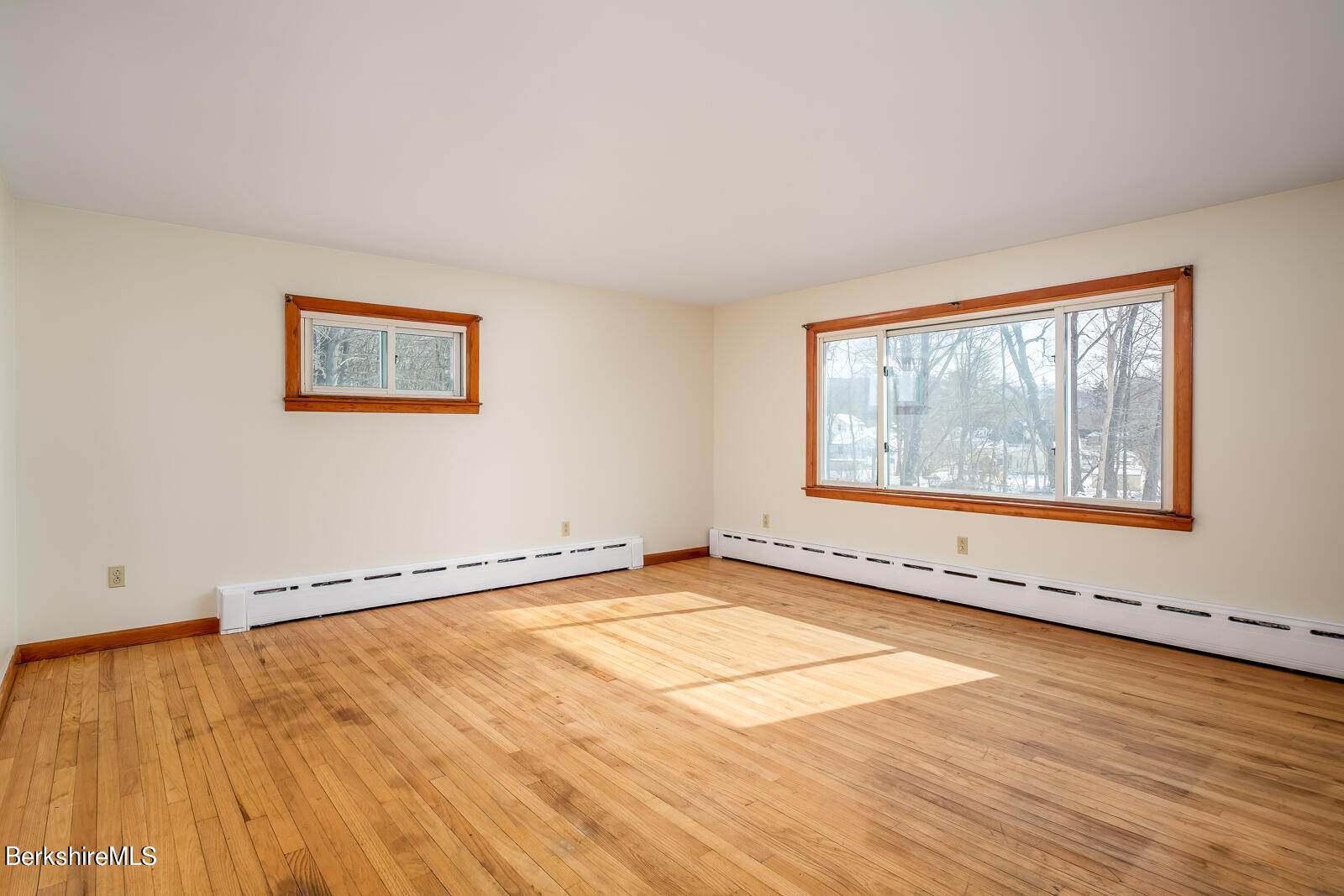 882 Simonds Road Williamstown, MA 01267 - Photo 7 of 18 Living room
