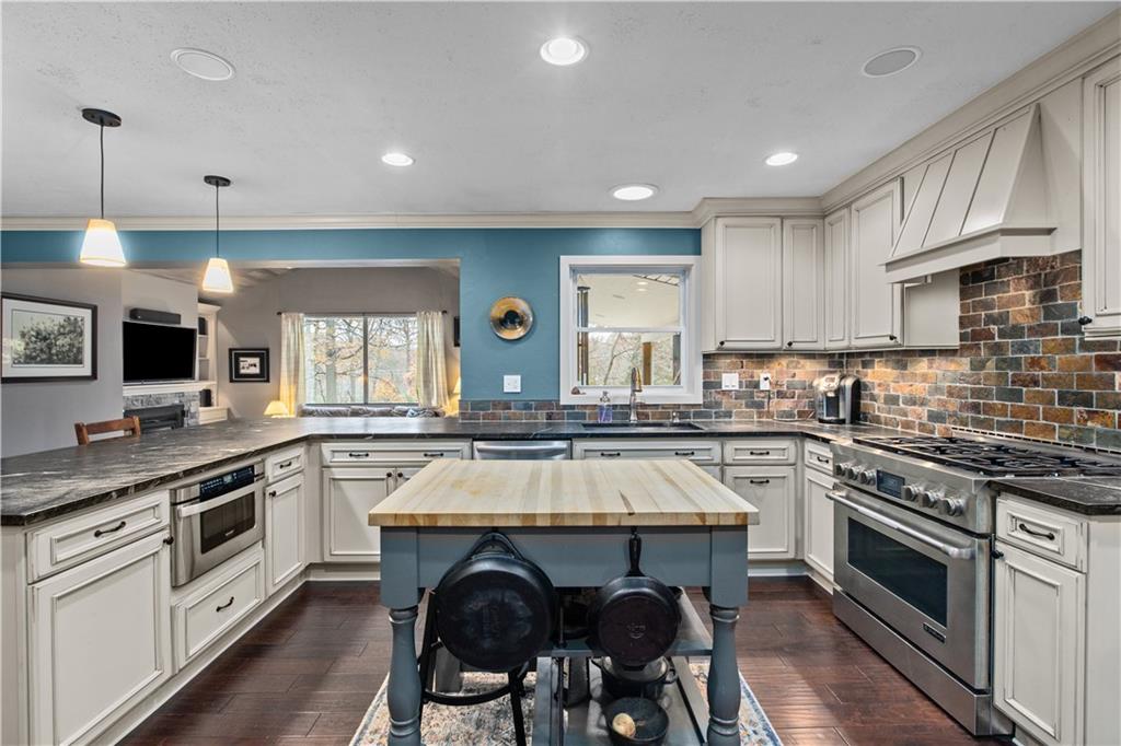 1495 Freeport Road Mars, PA 16046 - Photo 16 of 25 Gallery Image 16