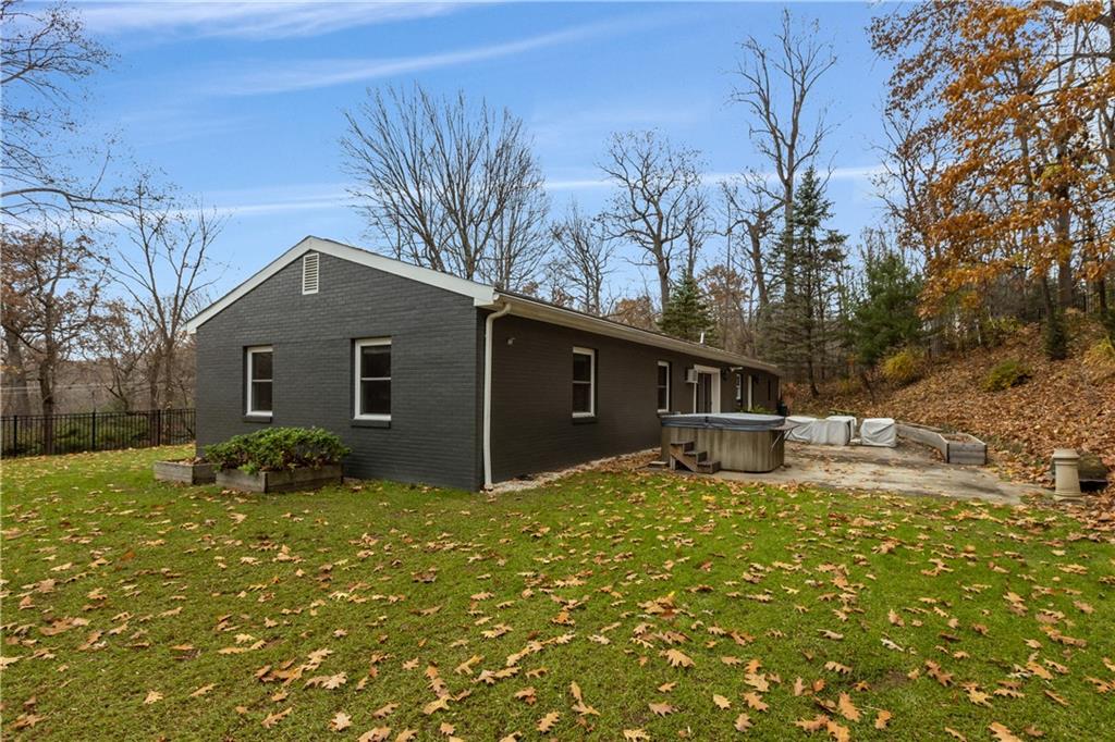 1495 Freeport Road Mars, PA 16046 - Photo 4 of 25 Gallery Image 4