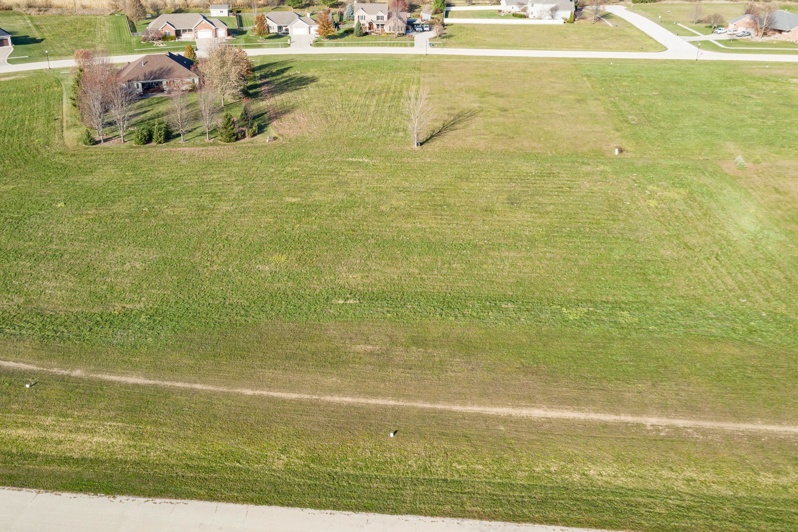 990 Prairie View Drive Somonauk, IL 60552 - Photo 3 of 10 a view of beach and ocean