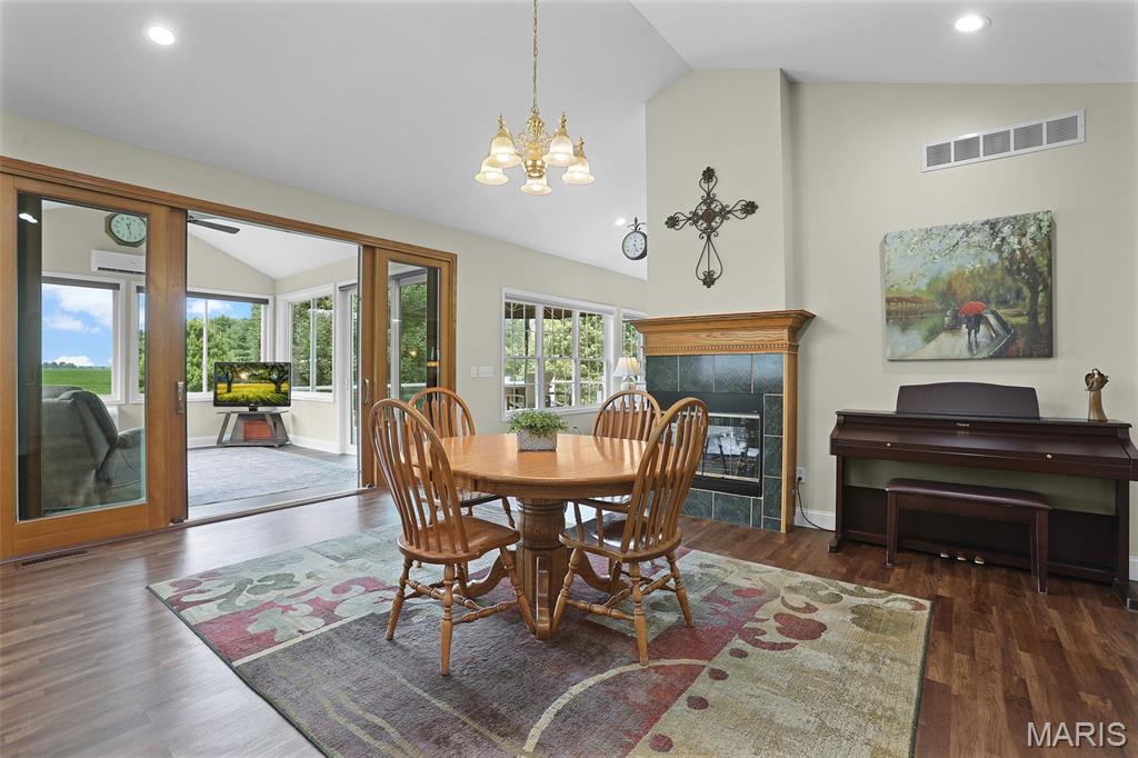 4117 Staunton Road Edwardsville, IL 62025 - Photo 13 of 83 Gallery Image 13