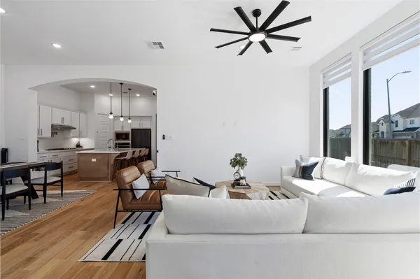 $529,900 | 416 Bartlett Street, Webster, TX 77598