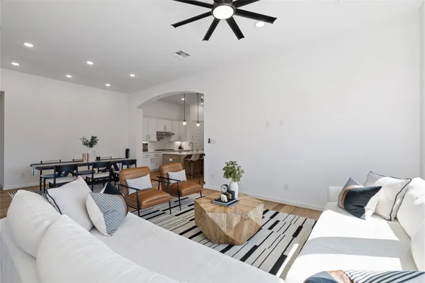 $529,900 | 416 Bartlett Street, Webster, TX 77598