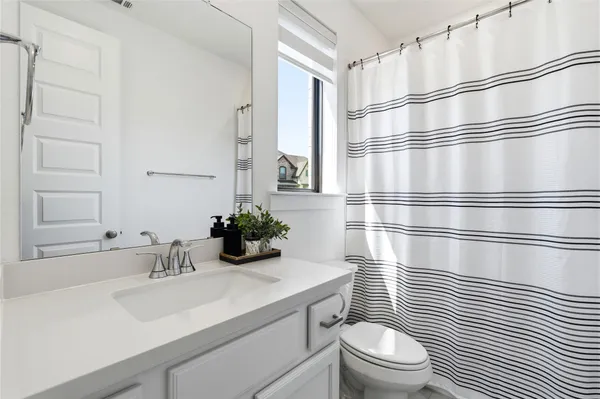 $529,900 | 416 Bartlett Street, Webster, TX 77598