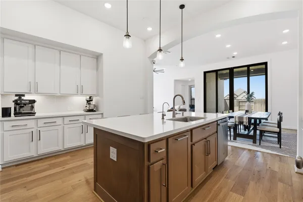 $529,900 | 416 Bartlett Street, Webster, TX 77598