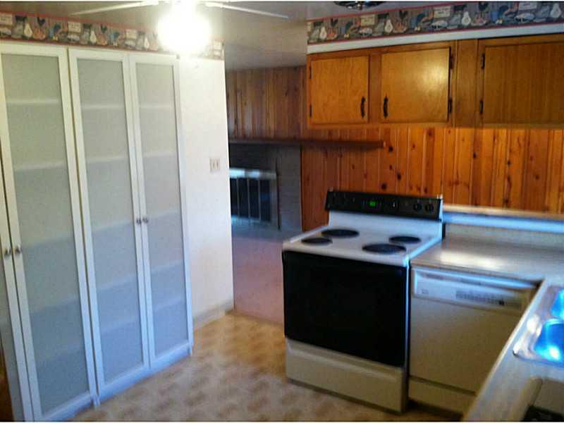 290 Coraopolis Road Coraopolis, PA 15108 - Photo 3 of 19 Kitchen.