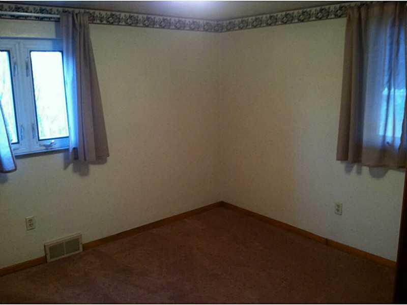 290 Coraopolis Road Coraopolis, PA 15108 - Photo 10 of 19 Bedroom.