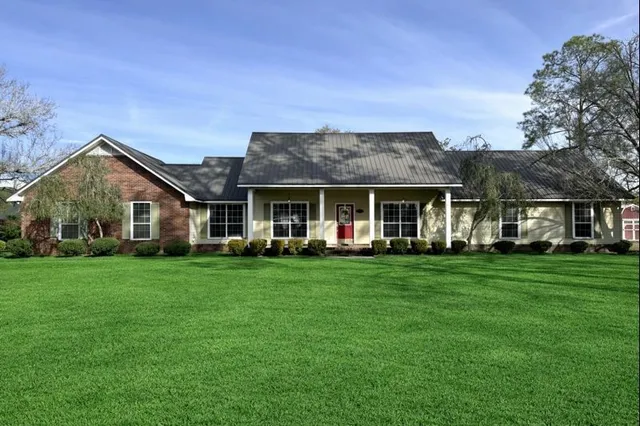 $235,000 | 236 Bacon Street, Jesup, GA 31545