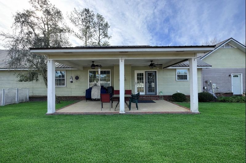 236 Bacon Street Jesup, GA 31545 - Photo 3 of 29