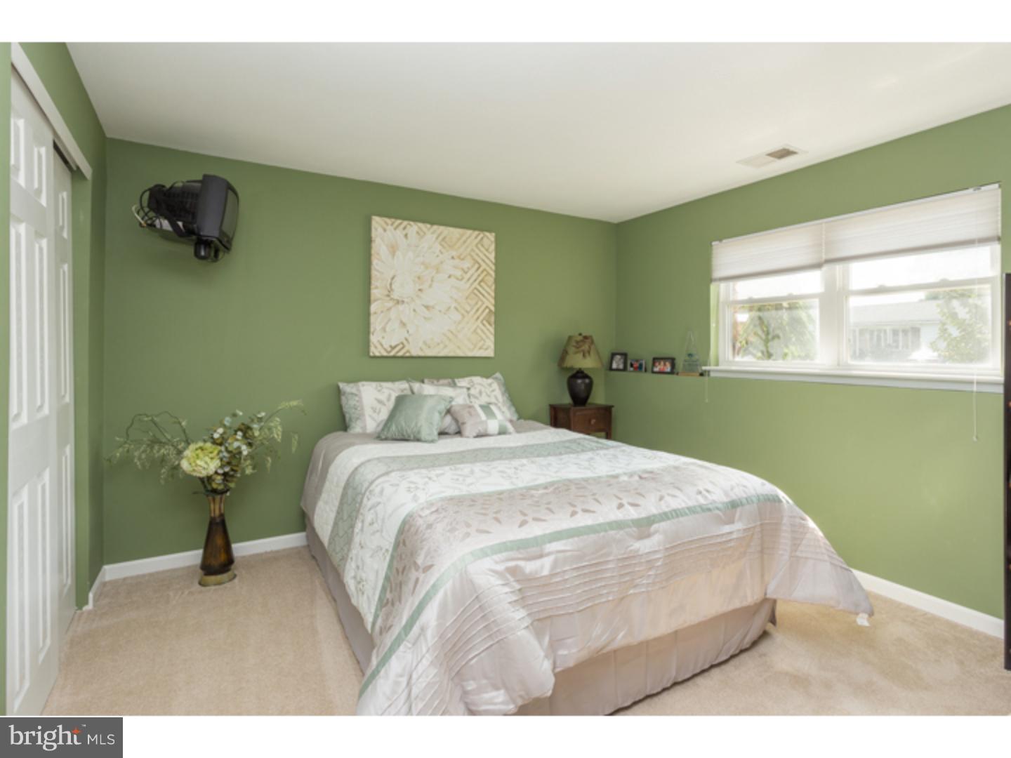 28 Edgemont Road Hamilton, NJ 08620 - Photo 14 of 25 Bedroom 4