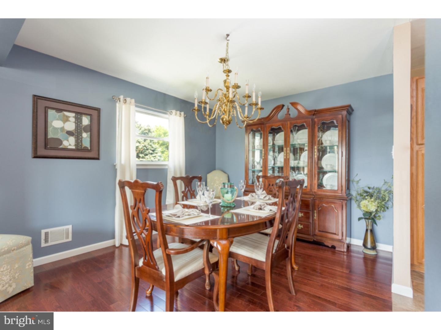 28 Edgemont Road Hamilton, NJ 08620 - Photo 3 of 25 Dining Room