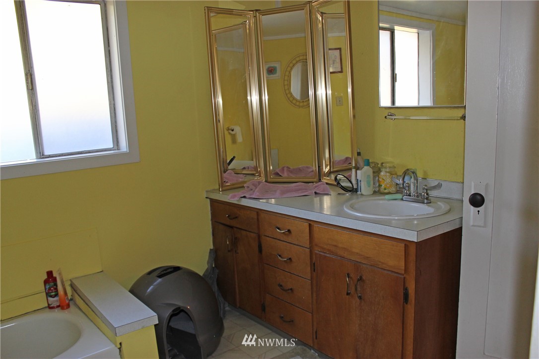7338 James Road Southwest Rochester, WA 98579 - Photo 12 of 25