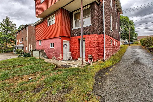 $114,500 | 1216 South Pittsburgh Street, Connellsville, PA 15425