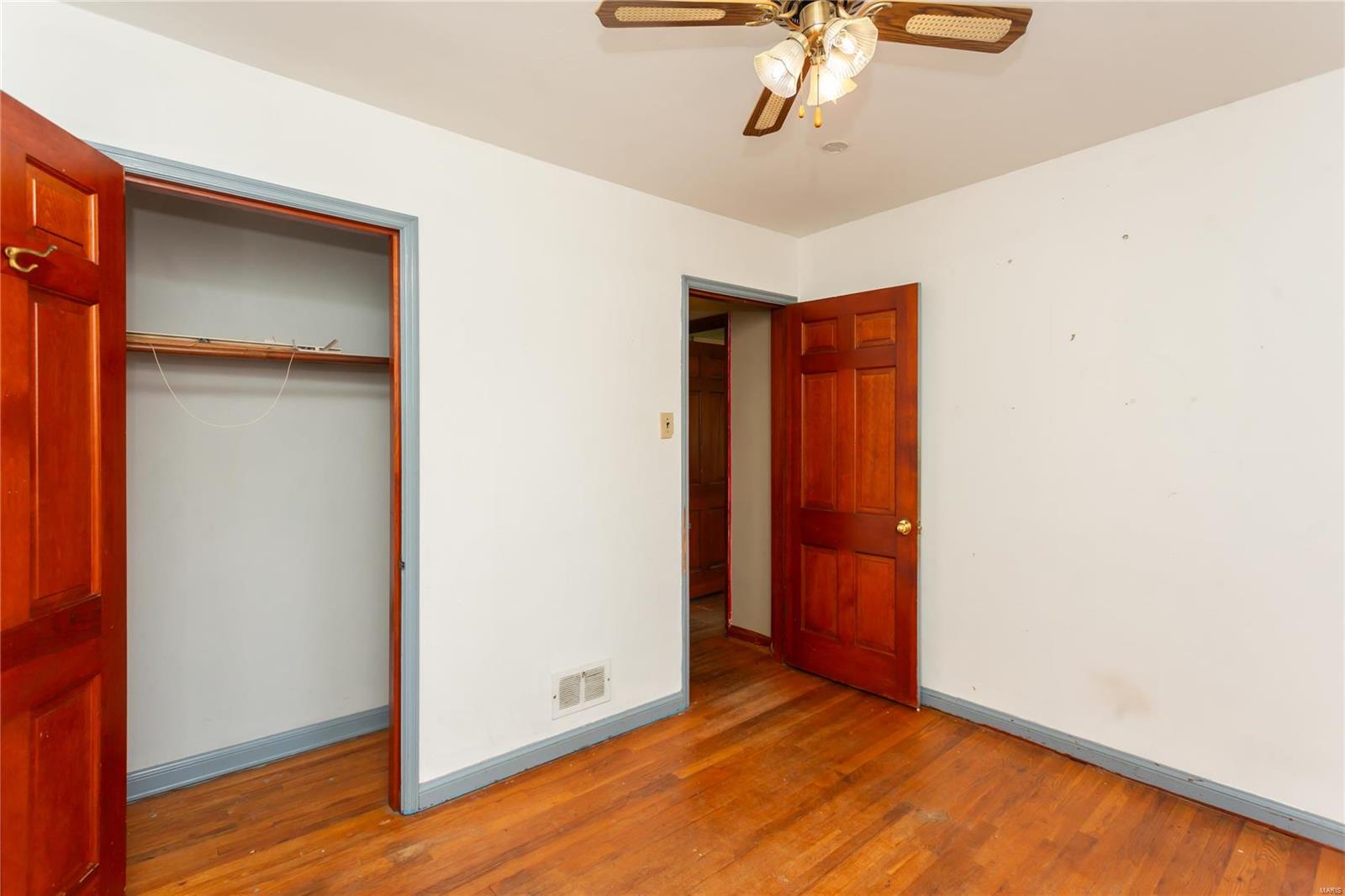 9218 Alpine Drive St. Louis, MO 63123 - Photo 15 of 22