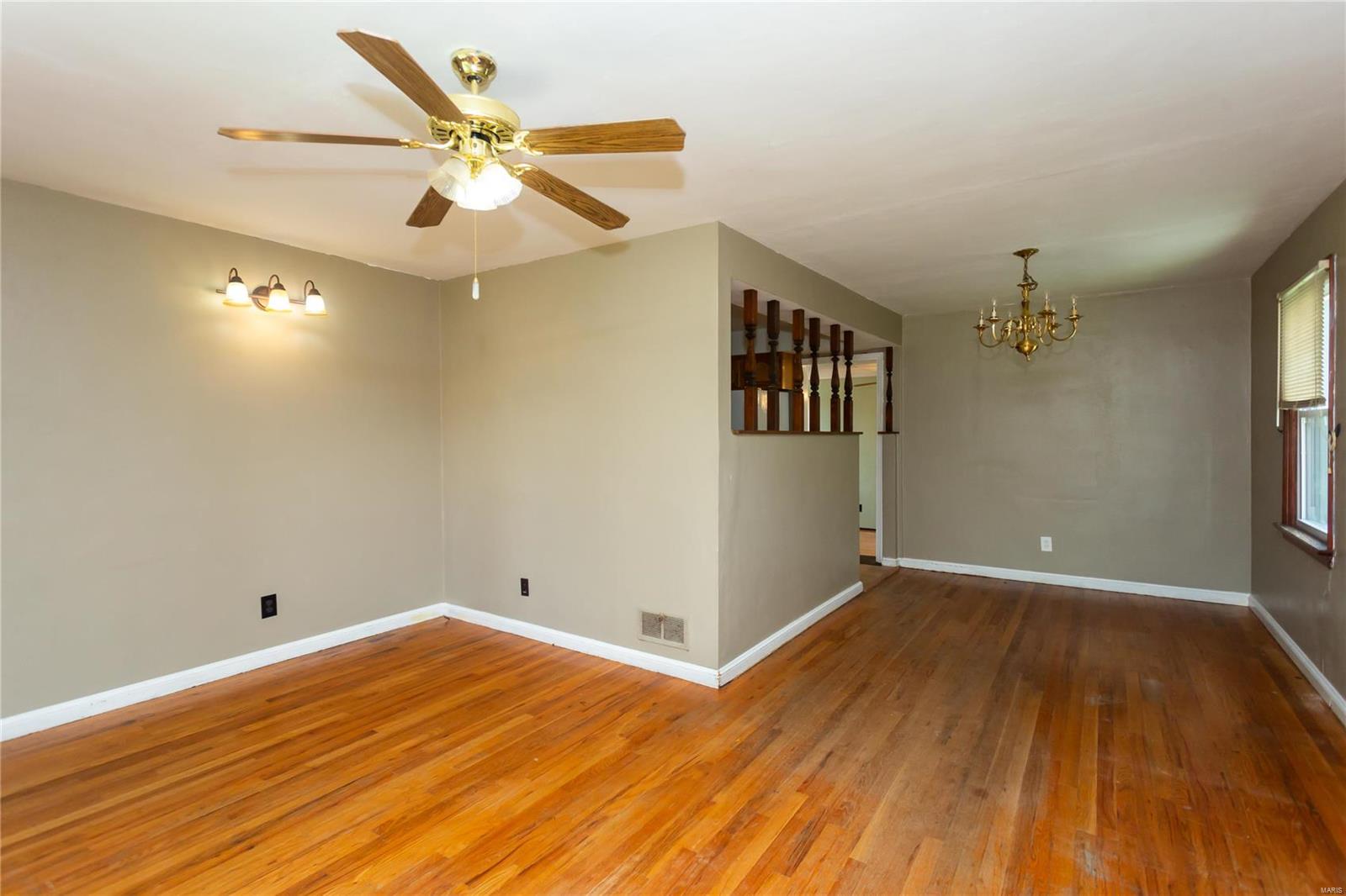 9218 Alpine Drive St. Louis, MO 63123 - Photo 4 of 22