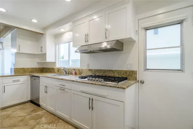 $7,500,000 | 302 South Bay Front, Newport Beach, CA 92662