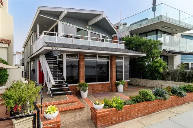 $7,500,000 | 302 South Bay Front, Newport Beach, CA 92662