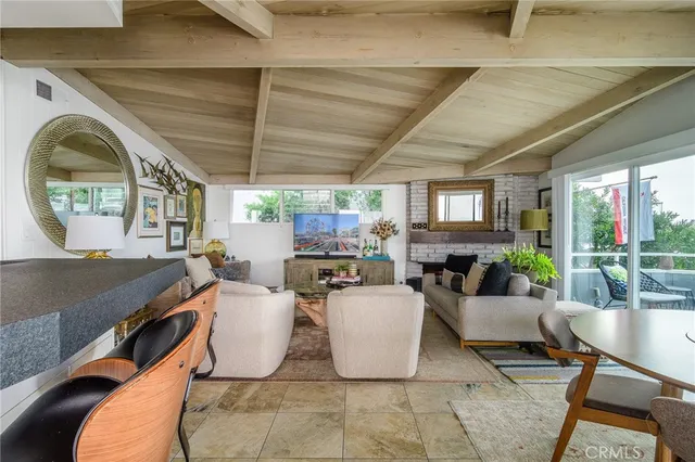 $7,500,000 | 302 South Bay Front, Newport Beach, CA 92662