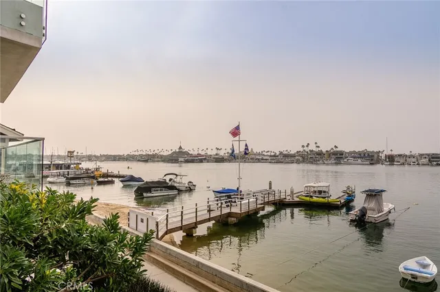 $7,500,000 | 302 South Bay Front, Newport Beach, CA 92662