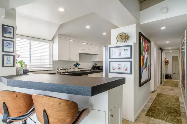 $7,500,000 | 302 South Bay Front, Newport Beach, CA 92662