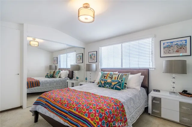 $7,500,000 | 302 South Bay Front, Newport Beach, CA 92662