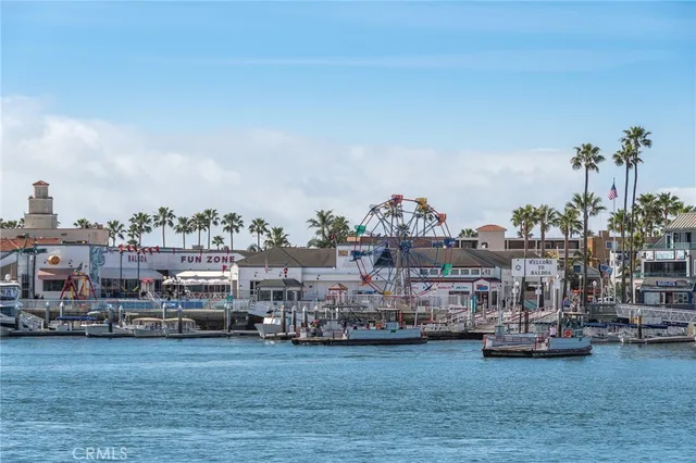 $7,500,000 | 302 South Bay Front, Newport Beach, CA 92662