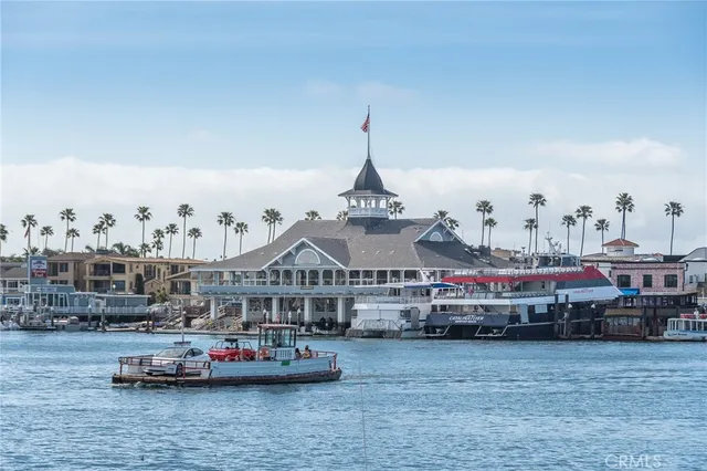 $7,500,000 | 302 South Bay Front, Newport Beach, CA 92662