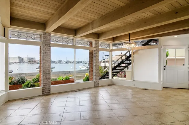 $7,500,000 | 302 South Bay Front, Newport Beach, CA 92662