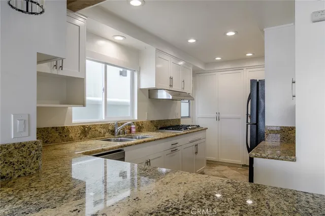 $7,500,000 | 302 South Bay Front, Newport Beach, CA 92662