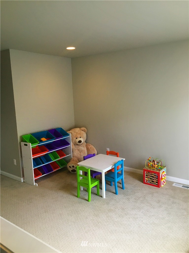 13319 Southeast 180th Street Renton, WA 98058 - Photo 8 of 25 Gallery Image 8