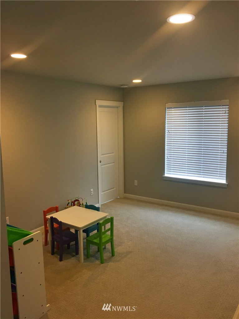 13319 Southeast 180th Street Renton, WA 98058 - Photo 9 of 25 Gallery Image 9