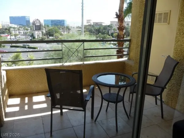$1,695 | 270 East Flamingo Road, Unit 318, Las Vegas, NV 89169