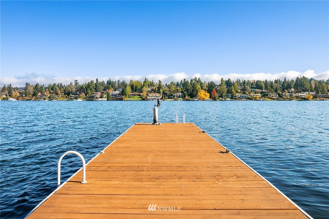 3808 Hunts Point Road Hunts Point, WA 98004 - Photo 2 of 24 a view of lake