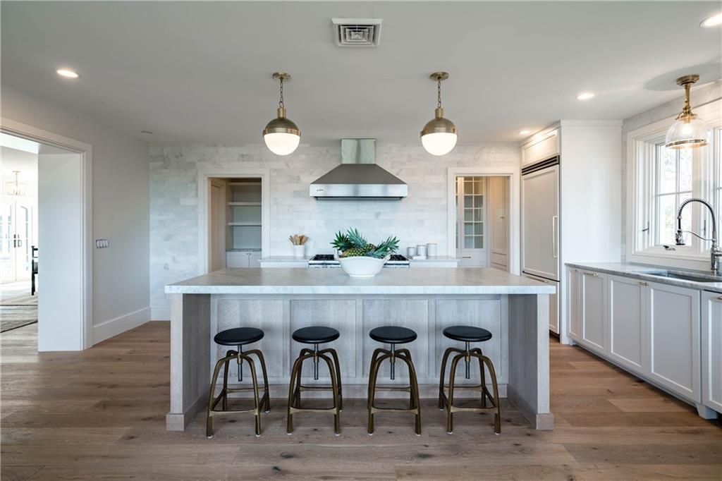 155 Foreside Road Falmouth, ME 04105 - Photo 2 of 10 Photo