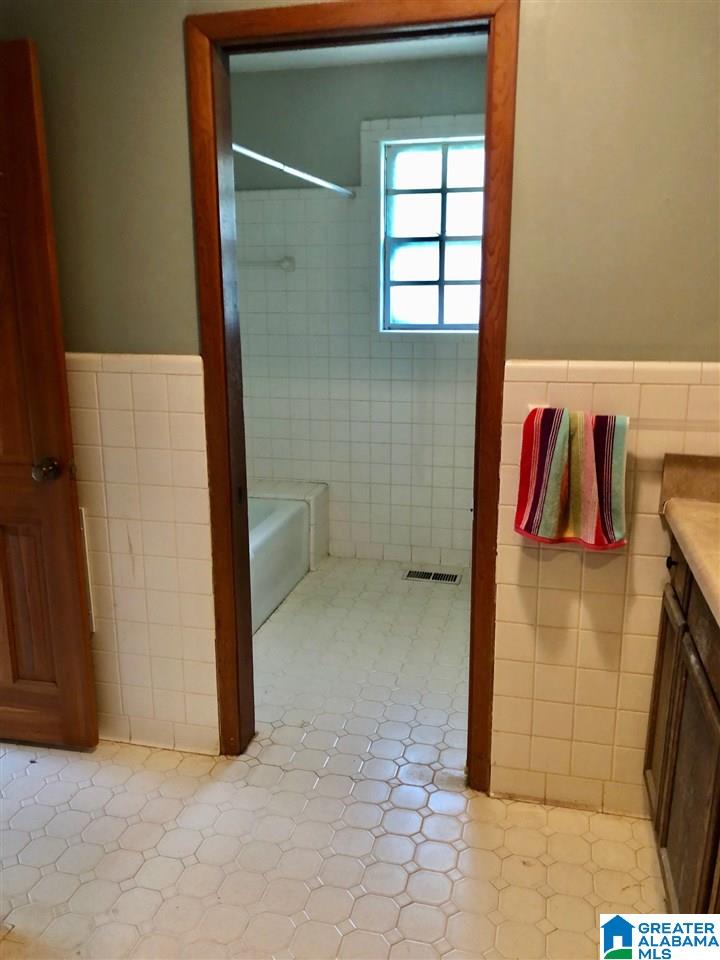 126 Willow Street Leeds, AL 35094 - Photo 9 of 17