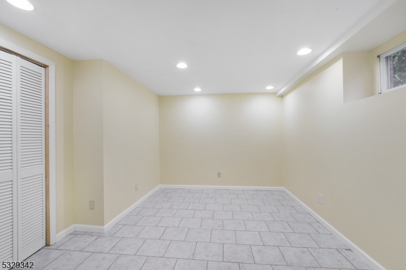 312 Naughright Road Long Valley, NJ 07853 - Photo 22 of 32 a view of an empty room