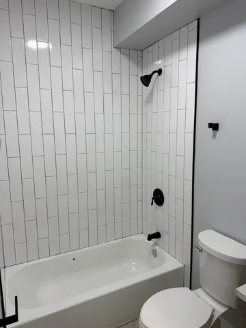 $2,695 | 2622 West Adams Street, Unit 3, Chicago, IL 60612