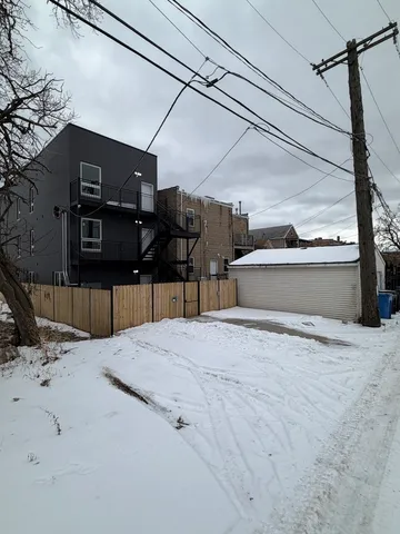 $2,695 | 2622 West Adams Street, Unit 3, Chicago, IL 60612