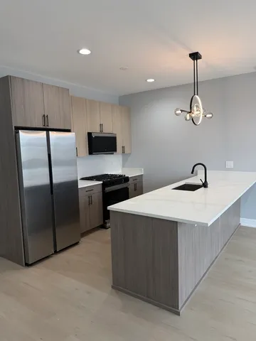 $2,695 | 2622 West Adams Street, Unit 3, Chicago, IL 60612