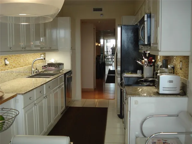 $5,400 | 3600 Yacht Club Drive, Unit 1503, Aventura, FL 33180