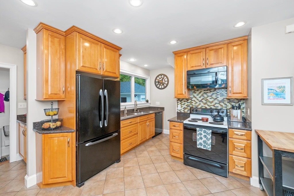 32 Chester Brook Road Waltham, MA 02452 - Photo 16 of 35 Gallery Image 16