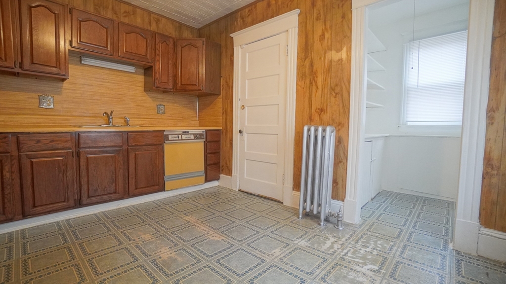 75-77 Sycamore Street Springfield, MA 01109 - Photo 31 of 40