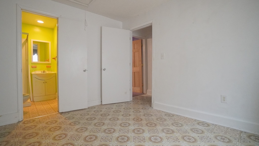 75-77 Sycamore Street Springfield, MA 01109 - Photo 37 of 40