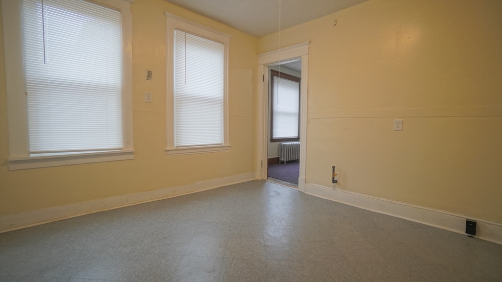 75-77 Sycamore Street Springfield, MA 01109 - Photo 5 of 40